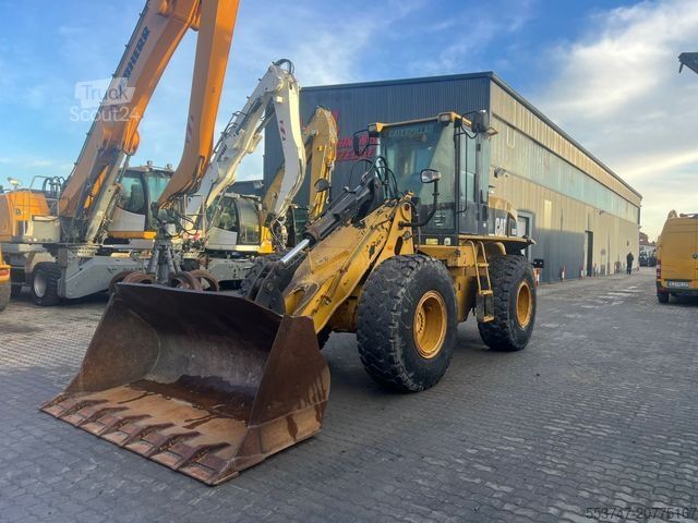 Pala gommata CATERPILLAR CAT 930 g