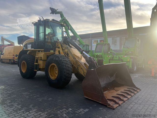 Pala gommata CATERPILLAR CAT 930 g