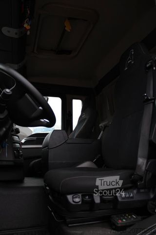 Gru montata su autocarro MAN 26.420 6x2 KRAN PALFINGER PK18502 FUNK Nr: 696