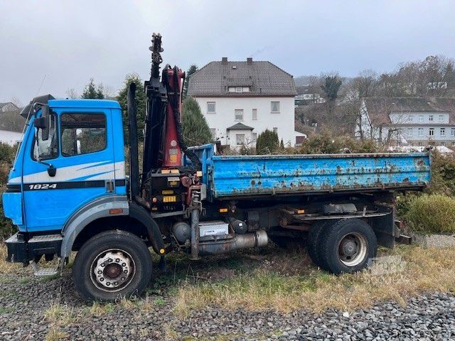 Camion basculante trilateral MERCEDES-BENZ 1824 AK 4x4 mit PK 13000 mit Seilwinde-223000km