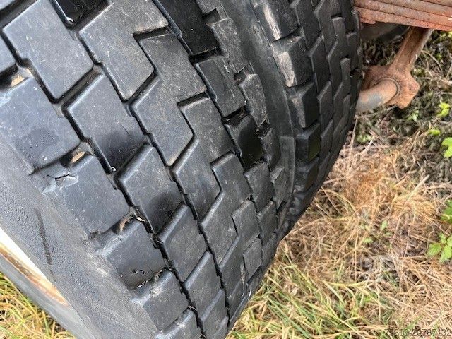 Camion basculante trilateral MERCEDES-BENZ 1824 AK 4x4 mit PK 13000 mit Seilwinde-223000km