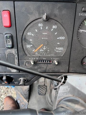 Camion basculante trilateral MERCEDES-BENZ 1824 AK 4x4 mit PK 13000 mit Seilwinde-223000km