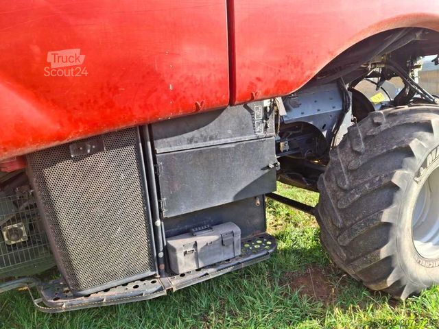 Ceifeira-debulhadora CASE AF 8240