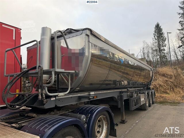 Kel-Berg 3-osna asfaltna polpriklopnik Kel-Berg 3 akslet Asfaltsemi