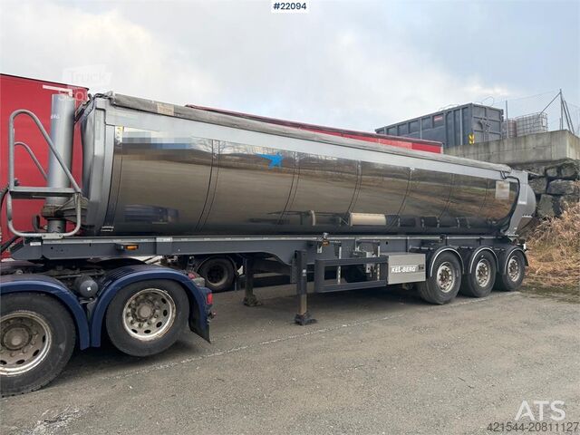 Kel-Berg 3-osna asfaltna polpriklopnik Kel-Berg 3 akslet Asfaltsemi