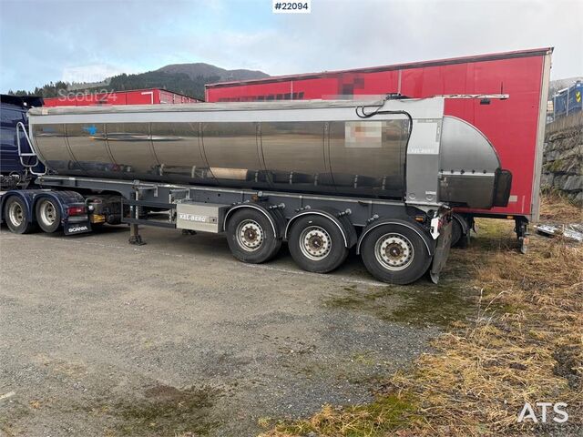 Kel-Berg 3-osna asfaltna polpriklopnik Kel-Berg 3 akslet Asfaltsemi