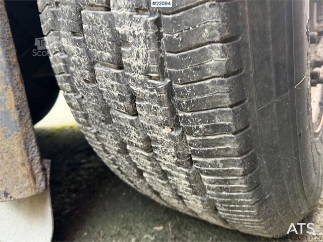 Kel-Berg 3-osna asfaltna polpriklopnik Kel-Berg 3 akslet Asfaltsemi