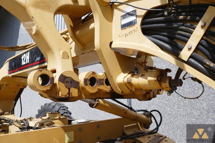 Грейдер Caterpillar 12H