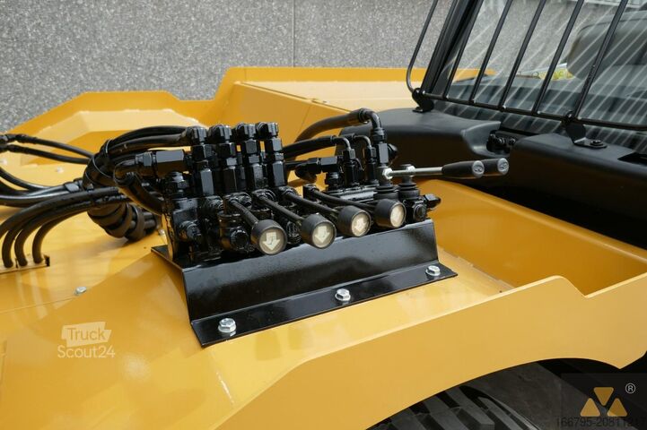 Зварювальний трактор Caterpillar TH360B Welding Tractor