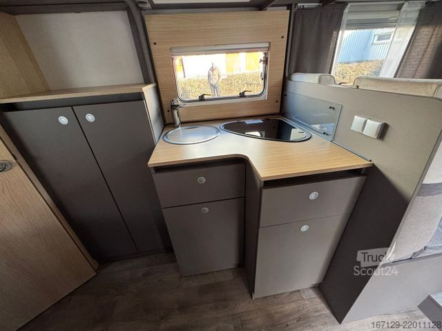 Polointegrovaný obytný vůz LMC Tourer Lift H 630 Rahmenfenster / Franz. Bett