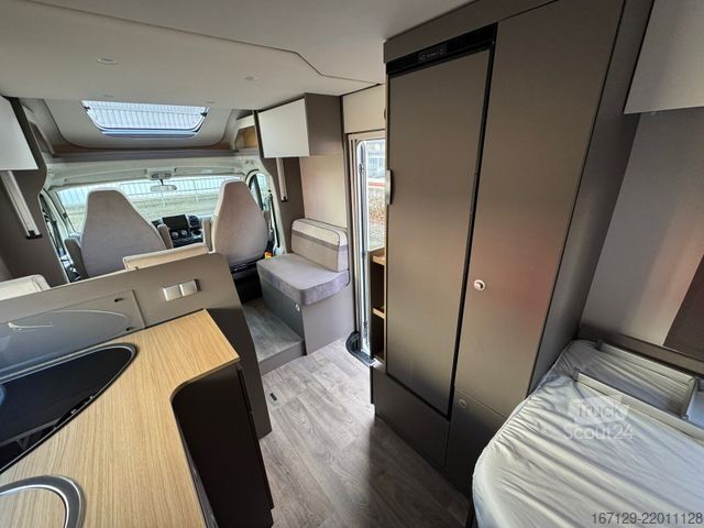 Polointegrovaný obytný vůz LMC Tourer Lift H 630 Rahmenfenster / Franz. Bett
