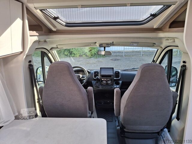 Teilintegriertes Wohnmobil CARADO V 337 Fiat