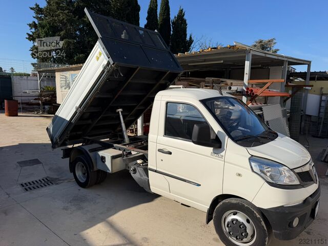 Camion benne trilatérale Piaggio porter
