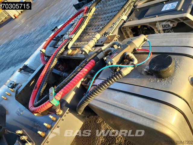 Standaard trekker Renault T 520 4X2 Hydraulik German Sleeper Cab