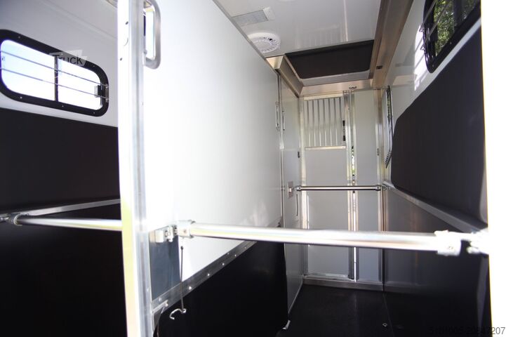 Paardentransportaanhanger MTM Innovan trailer Pro-Safety stallion layout