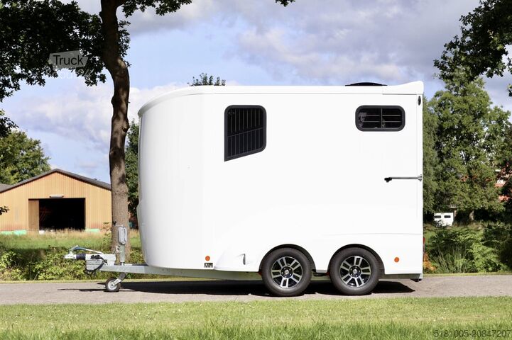 Paardentransportaanhanger MTM Innovan trailer Pro-Safety stallion layout