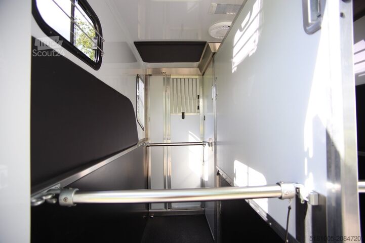 Paardentransportaanhanger MTM Innovan trailer Pro-Safety stallion layout