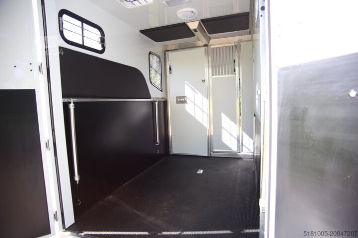 Paardentransportaanhanger MTM Innovan trailer Pro-Safety stallion layout