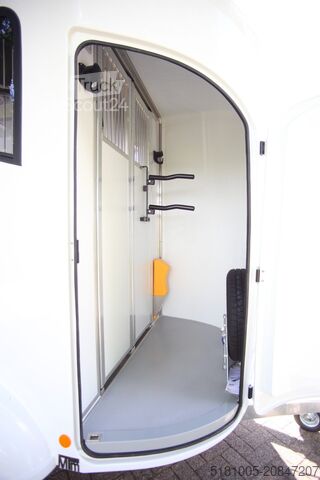 Paardentransportaanhanger MTM Innovan trailer Pro-Safety stallion layout