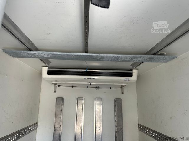 Koelwagen met geïsoleerde laadbak IVECO Daily 70C 18 / Thermo King V 800 max / LBW