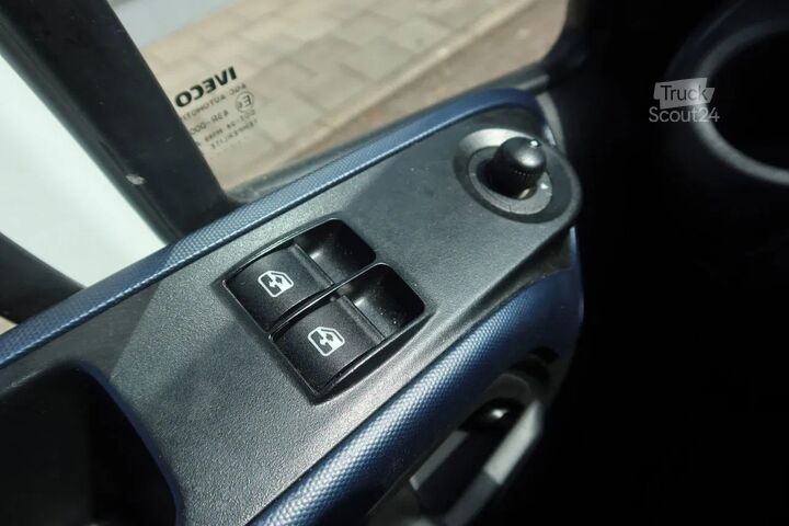 Autotransporter Iveco 40 C 18 Luchtering 3.0 L motor Tijhof opbouw