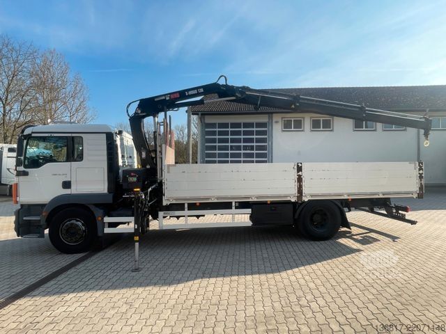 Düz kasa kamyon MAN TGM18.320 4x2BL Pritsche Kran HIAB X-HIDUO138 B2