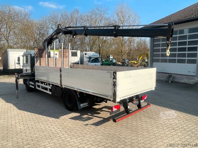 Düz kasa kamyon MAN TGM18.320 4x2BL Pritsche Kran HIAB X-HIDUO138 B2
