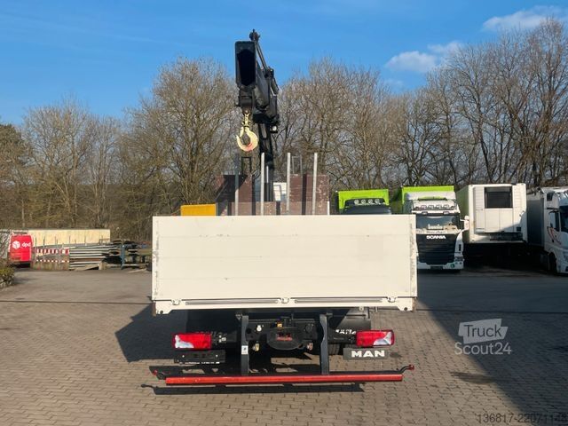 Düz kasa kamyon MAN TGM18.320 4x2BL Pritsche Kran HIAB X-HIDUO138 B2