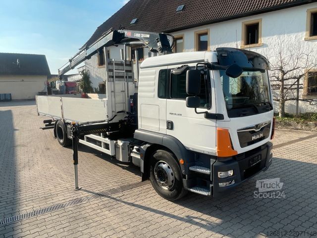 Düz kasa kamyon MAN TGM18.320 4x2BL Pritsche Kran HIAB X-HIDUO138 B2