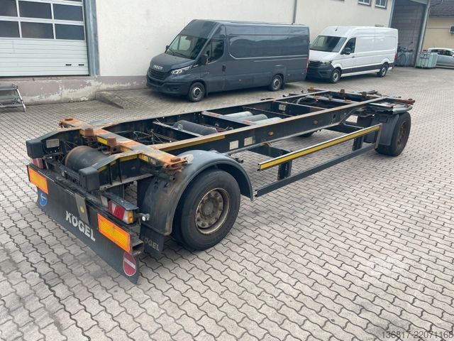 Priklopnik z menjalnim šasijem KÖGEL AW18 BDF Combi C715 + C745 Wechselfahrgestell