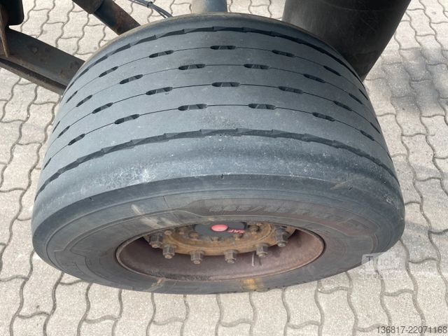 Priklopnik z menjalnim šasijem KÖGEL AW18 BDF Combi C715 + C745 Wechselfahrgestell