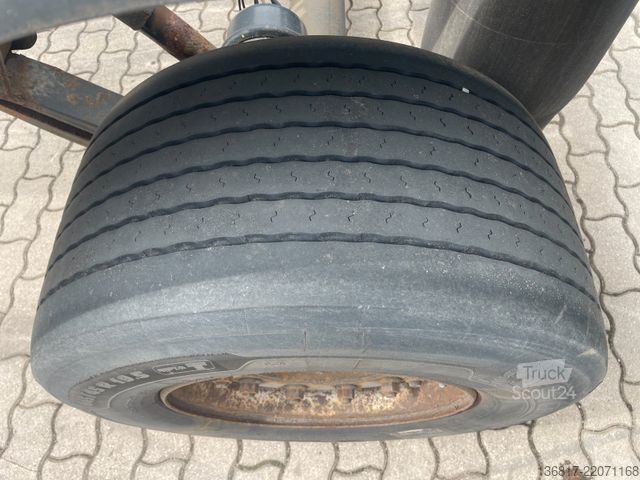 Priklopnik z menjalnim šasijem KÖGEL AW18 BDF Combi C715 + C745 Wechselfahrgestell