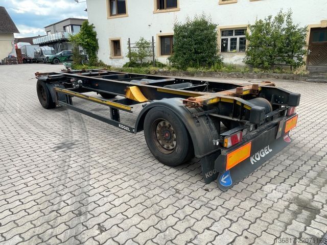 Priklopnik z menjalnim šasijem KÖGEL AW18 BDF Combi C715 + C745 Wechselfahrgestell