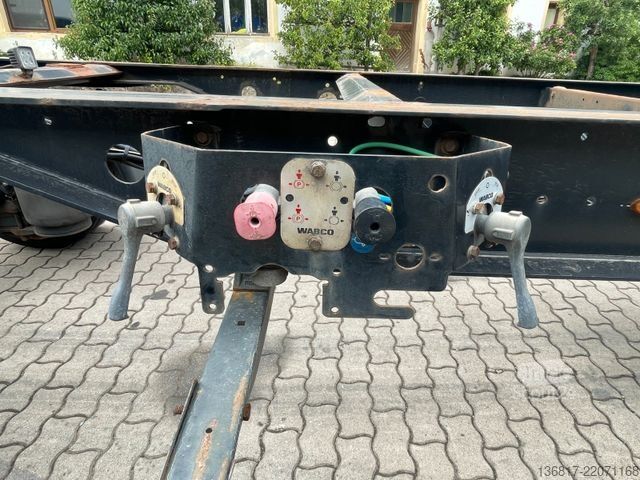 Priklopnik z menjalnim šasijem KÖGEL AW18 BDF Combi C715 + C745 Wechselfahrgestell