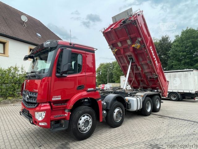 Trojstranný sklápací nákladný automobil MERCEDES-BENZ Arocs 3246 8x4 BB Klima Dautel Kipper Bordmatic
