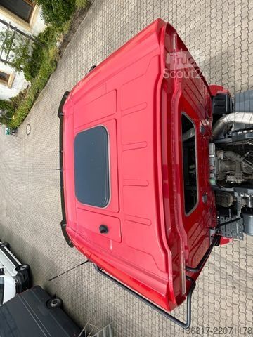 Trojstranný sklápací nákladný automobil MERCEDES-BENZ Arocs 3246 8x4 BB Klima Dautel Kipper Bordmatic