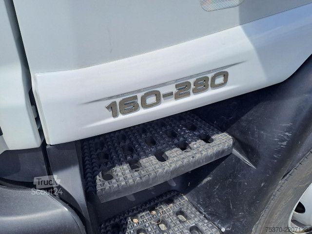 Vrachtwagen met bakwagen IVECO EUROCARGO ML160E28/P