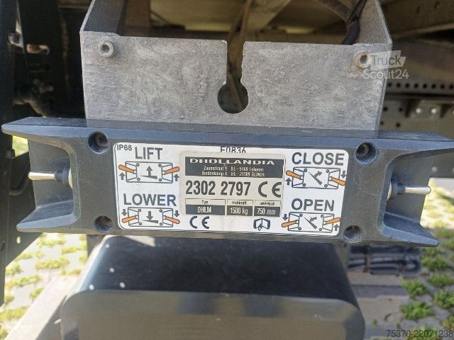 Vrachtwagen met bakwagen IVECO EUROCARGO ML160E28/P