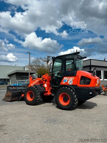 Kolový nakladač KUBOTA R070