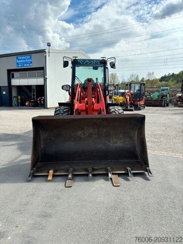 Kolový nakladač KUBOTA R070