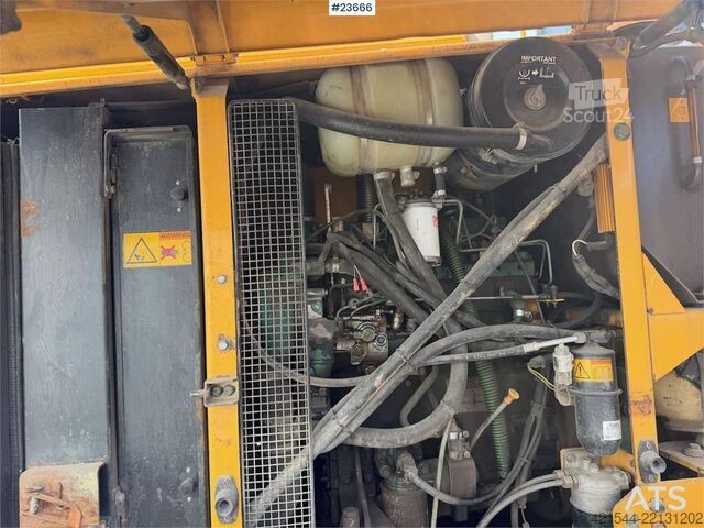 Iekrāvējs Volvo L50C wheel loader with bucket, good tires and over