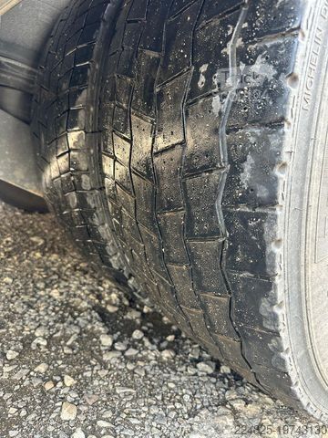 Φορτηγό πλατφόρμα με μουσαμά MERCEDES-BENZ ACTROS 2745 PRITSCHE PLANE*2016*1HAND*EURO6*