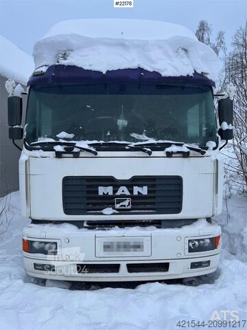 Chassis cab MAN 26.414 chassis med 2 vekselflak – girkasse skiftet