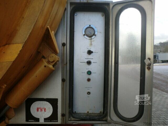 Speciale doeleinden vrachtwagen  MORO SPA Saugaufbau ca. 14m³ MORO SPA Saugaufbau ca. 14m³, Kippbar