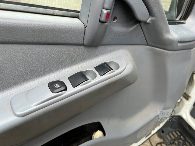 Driezijdige kipper bestelwagen Mitsubishi Canter Fuso 7C15D 4x2 Canter Fuso 7C15D 4x2