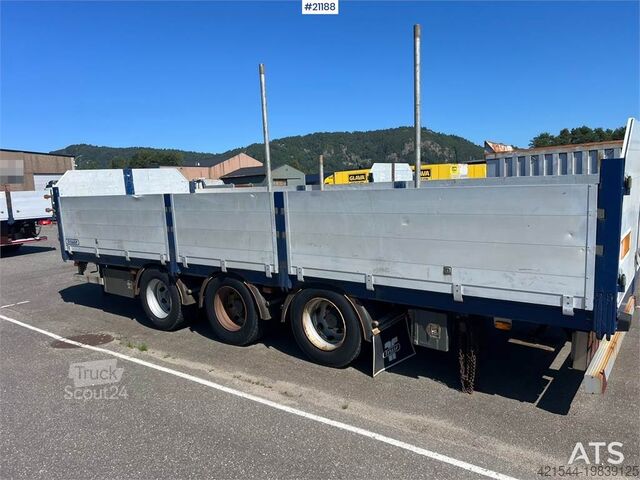 Plattformanhänger Tyllis 3 axle Flatbed trailer w/ foldable side doors