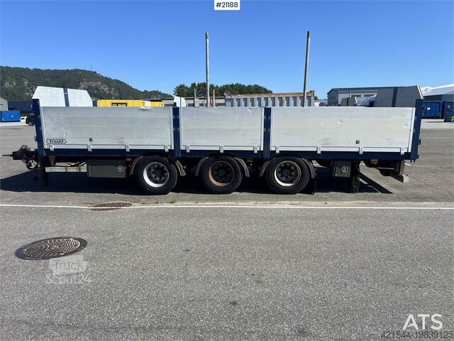 Plattformanhänger Tyllis 3 axle Flatbed trailer w/ foldable side doors
