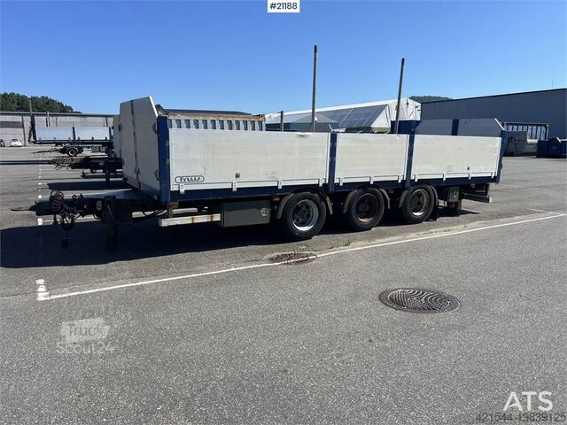 Plattformanhänger Tyllis 3 axle Flatbed trailer w/ foldable side doors