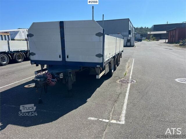 Plattformanhänger Tyllis 3 axle Flatbed trailer w/ foldable side doors