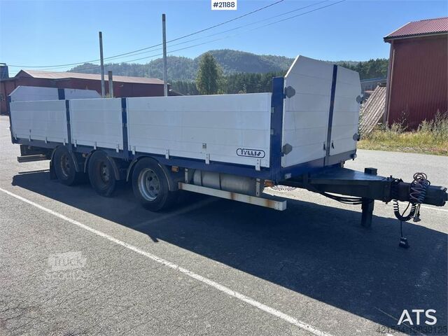 Plattformanhänger Tyllis 3 axle Flatbed trailer w/ foldable side doors